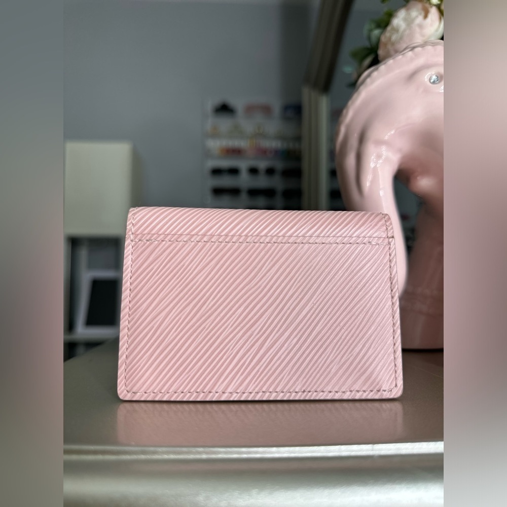 Louis Vuitton Pink Epi Twist Lock Compact Wallet - Picture 11 of 11